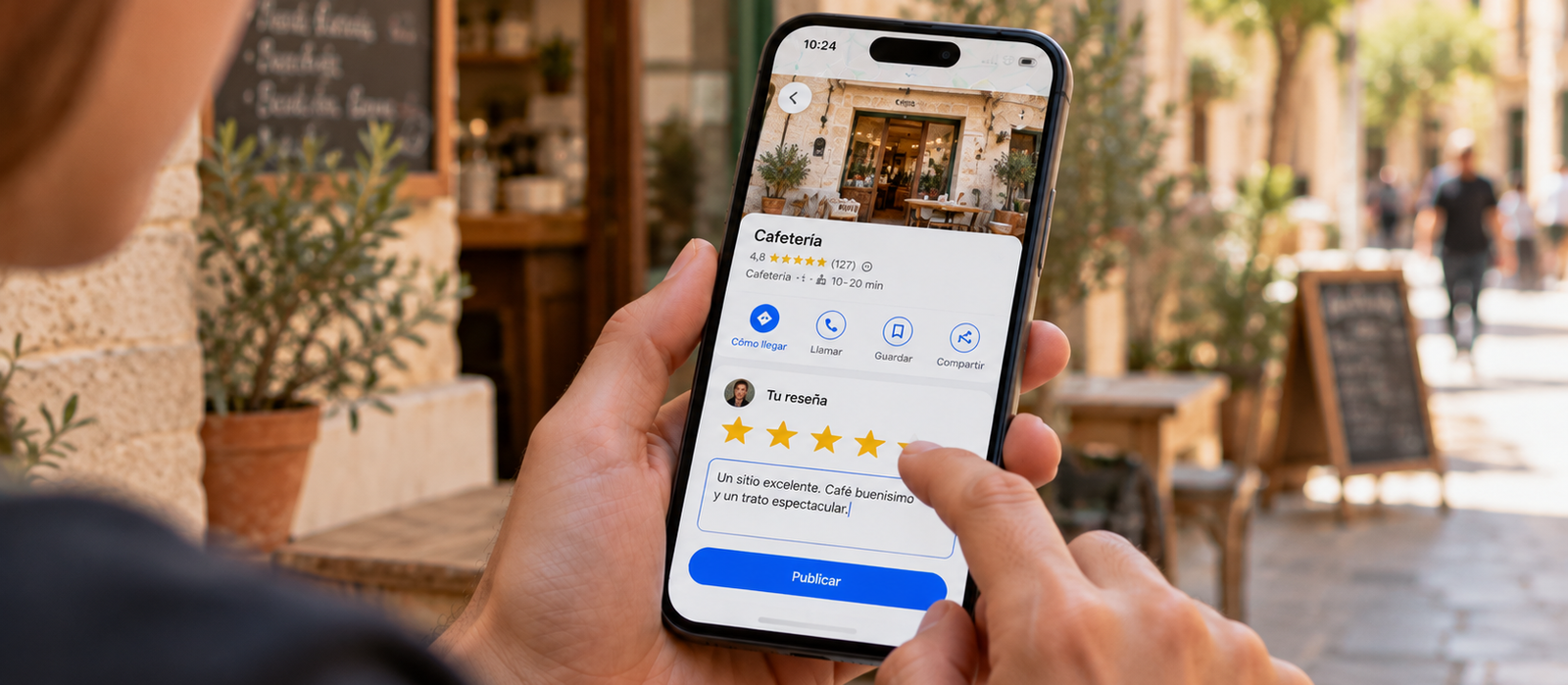 # Cómo conseguir más reseñas en Google sin infringir las normas ## Ficha para WordPress y Rank Math | Campo | Valor | |---|---| | Título de la entrada (H1) | Cómo conseguir más reseñas en Google sin infringir las normas | | Slug | `conseguir-resenas-google` → https://uepdigital.es/blog/conseguir-resenas-google/ | | Categoría | SEO local | | Etiquetas | Reseñas, Perfil de Empresa de Google, Google Maps | | Palabra clave principal (Rank Math) | conseguir reseñas google | | Palabras clave secundarias | cómo conseguir reseñas en google, pedir reseñas google, enlace para reseñas google, reseñas falsas google | | Título SEO (59 caracteres) | Cómo conseguir más reseñas en Google (sin romper las normas) | | Meta descripción (153 caracteres) | Cómo pedir reseñas en Google a tus clientes con un enlace o un QR, cuándo hacerlo y qué prácticas están prohibidas. Guía para negocios locales de Mallorca. | | Extracto | Las reseñas pesan en Google Maps y en la decisión de tus clientes. Te explico cómo conseguir más, de forma constante y sin arriesgar tu ficha. | | Imagen destacada (sugerencia) | Móvil con una ficha de Google Maps y estrellas. Texto alternativo: «Cliente dejando una reseña de cinco estrellas en Google Maps desde el móvil» | | Enlaces internos | /blog/como-aparecer-en-google-maps-mallorca/ (misma categoría) y /blog/que-debe-tener-la-web-de-un-negocio/ | --- ## Texto de la entrada Cuando alguien busca «fontanero en Palma» o «restaurante en Sóller», lo primero que mira, antes incluso que tu web, son las estrellas. Una ficha con 4,7 y 120 opiniones transmite confianza al instante; otra con 3 reseñas de hace dos años, no tanto, aunque el servicio sea igual de bueno. Las reseñas no solo convencen a los clientes. También son uno de los factores que Google tiene en cuenta para decidir qué negocios muestra en Google Maps y en el bloque de mapa de los resultados. Si ya has leído [cómo aparecer en Google Maps si tienes un negocio en Mallorca](/blog/como-aparecer-en-google-maps-mallorca/), este es el siguiente paso. El problema es que la mayoría de clientes contentos no dejan reseña si no se lo pides. Y la tentación de «ayudar» con descuentos, sorteos o reseñas de amigos es grande, pero puede costarte la ficha. En este artículo te explico cómo conseguir más reseñas de forma constante y dentro de las normas. ### Resumen rápido - Pide la reseña siempre, a todos los clientes, y justo después de prestar el servicio. - Usa el enlace directo o el código QR que te da tu Perfil de Empresa de Google. - No ofrezcas nada a cambio, no pidas reseñas solo a los clientes contentos y no publiques reseñas tuyas ni de tu equipo. - Responde a todas las reseñas, también a las malas. ## Por qué las reseñas de Google importan tanto Las reseñas influyen en tres cosas a la vez: 1. **En tu posición en Google Maps.** Google ordena los negocios locales según la relevancia, la distancia y la prominencia. Las reseñas (cuántas tienes, qué nota media y lo recientes que son) forman parte de esa prominencia. 2. **En el clic.** Entre varios resultados cercanos, la gente tiende a elegir el que tiene más reseñas y mejor nota. Una ficha que aparece pero no convence es una oportunidad perdida. 3. **En la decisión final.** Muchos clientes leen varias reseñas antes de llamar o reservar. Ahí buscan detalles concretos: si llegaste puntual, si el precio fue el acordado, si el trato fue bueno. Hay un matiz importante: **no basta con tener muchas, tienen que ser recientes**. Un negocio con 80 reseñas, todas de hace tres años, transmite menos actividad que otro con 40 que recibe varias al mes. ## Lo que Google no permite (y conviene saber antes de empezar) Antes de ver cómo pedirlas, aclaremos qué no se puede hacer. Las normas de contenido de Google para las reseñas son claras, y saltárselas puede acabar con reseñas borradas, con la ficha limitada para recibir opiniones nuevas o incluso suspendida. - **Ofrecer algo a cambio.** Un descuento, un postre gratis, una participación en un sorteo… Cualquier incentivo por dejar una reseña está prohibido, aunque no exijas que sea positiva. - **Pedir reseñas solo a los clientes contentos.** Es lo que se conoce como *review gating*: preguntar primero «¿estás satisfecho?» y mandar a Google solo a los que dicen que sí. Google no lo permite. La petición tiene que llegar a todos por igual. - **Escribir reseñas de tu propio negocio**, o pedírselas a empleados, familiares o socios. Es un conflicto de interés y Google lo detecta con bastante facilidad (mismas redes, mismos dispositivos, mismas ubicaciones). - **Comprar reseñas** o contratar a empresas que las «generan». Además de ir contra las normas de Google, la normativa de consumo española y europea prohíbe las reseñas falsas o encargadas. - **Publicar reseñas negativas falsas de la competencia.** Parece obvio, pero ocurre más de lo que se cree. - **Pedir reseñas en bloque desde tu negocio**, por ejemplo con una tablet en el mostrador. Muchas reseñas desde la misma conexión y en poco tiempo parecen sospechosas y es fácil que Google las filtre. La regla de fondo es sencilla: **puedes pedir reseñas, pero no puedes comprarlas, filtrarlas ni fabricarlas**. ## Cómo conseguir más reseñas en Google paso a paso ### 1. Ten tu Perfil de Empresa completo y verificado Nadie deja una reseña en una ficha que no encuentra o que parece abandonada. Antes de pedir nada, revisa que tu Perfil de Empresa de Google esté verificado y tenga la categoría correcta, el horario actualizado, fotos recientes y una descripción clara. Si partes de cero, en el [artículo sobre Google Maps](/blog/como-aparecer-en-google-maps-mallorca/) tienes los pasos. ### 2. Consigue tu enlace directo para pedir reseñas Google te da un enlace que abre directamente la ventana para escribir la reseña, sin que el cliente tenga que buscar tu negocio. Para conseguirlo: 1. Busca el nombre de tu negocio en Google con la sesión iniciada en la cuenta que gestiona el perfil (o abre la aplicación de Google Maps). 2. En el panel de gestión de tu perfil, pulsa **Pedir reseñas** (en algunas versiones aparece como «Solicitar reseñas»). 3. Copia el enlace o descarga el **código QR** que te ofrece. Ese enlace es tu herramienta principal. Guárdalo en el móvil y tenlo siempre a mano. ### 3. Pide la reseña en el momento adecuado El mejor momento es justo cuando el cliente nota el resultado de tu trabajo: al terminar la reforma, al entregar las llaves, al pagar la cuenta, al ver la web publicada. Si esperas una semana, el entusiasmo se enfría y la petición se pierde entre otros mensajes. Pídelo en persona, de forma natural, y después envía el enlace. Por ejemplo: > «Nos ayuda mucho que los clientes cuenten su experiencia en Google. Te mando el enlace por WhatsApp; te lleva un minuto.» Fíjate en que la frase no dice «si te ha gustado» ni pide cinco estrellas. Pides una opinión sincera, a todos por igual. ### 4. Ponlo fácil en cada punto de contacto Cuantas más veces y de más formas aparezca la invitación, más reseñas llegarán. Algunas ideas según el tipo de negocio: - **WhatsApp o SMS** al terminar el servicio, con el enlace directo. Es el canal que mejor funciona para la mayoría de negocios locales. - **Firma del correo** y email de seguimiento después de una compra o de un proyecto. - **Código QR** en la carta del restaurante, en el ticket, en la factura, en la recepción del hotel o en una tarjeta que dejas al terminar un trabajo. - **Tu web**, con un botón visible en la página de contacto o en la de opiniones. Si estás pensando qué más debería incluir, repasa [qué debe tener la web de un negocio para conseguir clientes](/blog/que-debe-tener-la-web-de-un-negocio/). - **Pide que mencionen detalles**, como el servicio contratado o la zona. «Nos ayuda que cuentes qué trabajo hicimos y en qué pueblo» genera reseñas más útiles para otros clientes, y también para Google. Un aviso: lo de pedir detalles es una sugerencia, nunca un guion. No redactes tú la reseña ni pases un texto para que el cliente lo copie. ### 5. Hazlo constante, no en campañas Diez reseñas en un día y luego nada durante meses parece poco natural y aporta menos que un goteo constante. Lo ideal es que pedir la reseña forme parte del proceso habitual, igual que entregar la factura. Si tienes equipo, explícales cómo y cuándo hacerlo, y que todos usen el mismo enlace. Para negocios de temporada, como muchos en Mallorca, conviene aprovechar los meses de más clientes, pero sin dejar de pedirlas el resto del año a quien venga. ### 6. Responde a todas las reseñas Responder demuestra que hay alguien detrás de la ficha, anima a otros clientes a opinar y es una oportunidad de mostrar cómo tratas a la gente. - **Reseñas positivas:** agradece de forma personal y, si encaja, menciona el servicio. Evita copiar la misma respuesta en todas. - **Reseñas negativas:** responde con calma, sin discutir, reconoce lo que haya que reconocer y ofrece una vía para resolverlo fuera de Google. Quien lee la ficha se fija más en tu respuesta que en la queja. Si una reseña es falsa, ofensiva o de alguien que nunca fue cliente, puedes denunciarla desde tu Perfil de Empresa para que Google la revise. Lo que no funciona es pedir que borren una reseña solo porque es negativa. ## Errores habituales que frenan las reseñas - **Esperar a que lleguen solas.** La mayoría de clientes satisfechos no deja reseña sin que se la pidan. - **Mandar a la gente a buscarte en Google.** Cada paso extra hace que se pierdan clientes por el camino. Usa siempre el enlace directo. - **Pedirla cuando el cliente no puede hacerlo**, por ejemplo con prisa en la caja. Mejor dile que se la mandas al móvil. - **Ignorar las reseñas antiguas sin responder.** Nunca es tarde para contestar, también a las de hace meses. - **Obsesionarse con el 5,0.** Una nota de 4,6 o 4,8 con algunas críticas razonables suele resultar más creíble que un 5,0 perfecto. ## Preguntas frecuentes ### ¿Puedo ofrecer un descuento a quien deje una reseña? No. Cualquier incentivo por dejar una reseña va contra las normas de Google, aunque no pidas que sea positiva. Puedes hacer promociones para tus clientes, pero sin relacionarlas con las reseñas. ### ¿Cuántas reseñas necesito para posicionar en Google Maps? No hay una cifra mágica. Depende de tu sector y de tu zona. Mira cuántas tienen los negocios que aparecen en las primeras posiciones para tu búsqueda principal y márcate como objetivo acercarte a ellos con un ritmo constante, mes a mes. ### ¿Puedo borrar una reseña negativa? Tú no puedes borrarla. Solo Google puede retirarla si infringe sus normas, por ejemplo si es spam, ofensiva o de alguien que no ha sido cliente. Para el resto, lo mejor es responder bien. ### ¿Sirven las reseñas de otras webs, como Tripadvisor o Booking? Sí, ayudan a tu reputación y algunas aparecen en Google, pero las reseñas del Perfil de Empresa son las que más influyen en Google Maps. Si tu sector depende de otra plataforma, trabaja las dos. ## En resumen Conseguir más reseñas en Google no tiene truco: pídelas siempre, a todos, en el momento adecuado y con el enlace directo, y responde a todas. Es un hábito sencillo que, mantenido en el tiempo, mejora tu visibilidad en Google Maps y hace que más gente te elija frente a la competencia. Y lo más importante: no busques atajos. Una ficha suspendida por reseñas falsas cuesta mucho más de recuperar que unas cuantas reseñas de menos.